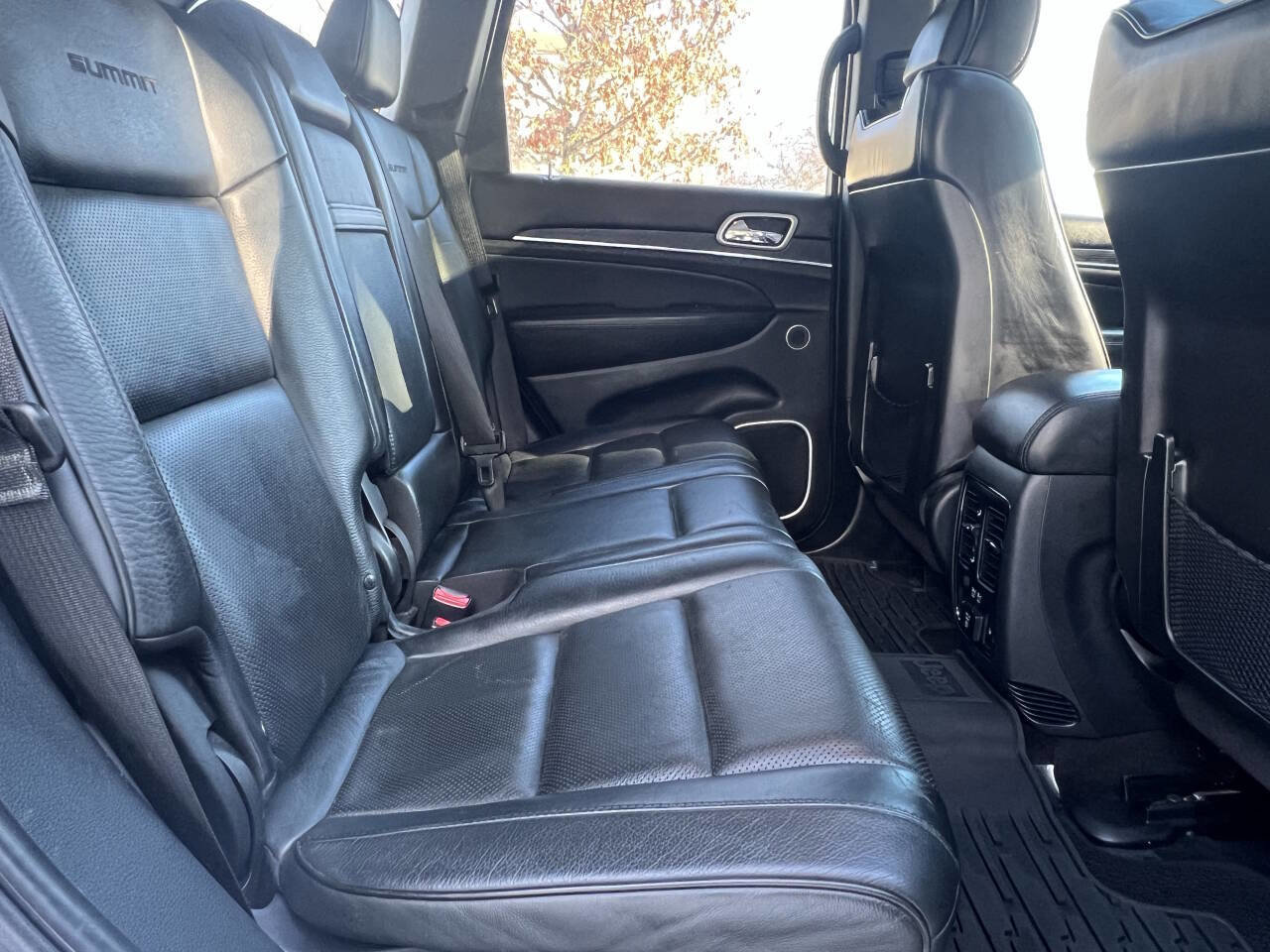 Used 2018 Jeep Grand Cherokee Summit AWD/4WD image 38