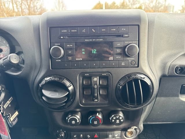 Used 2016 Jeep Wrangler Unlimited Sahara image 26