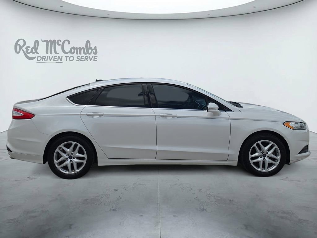 Used 2016 Ford Fusion SE FWD image 6