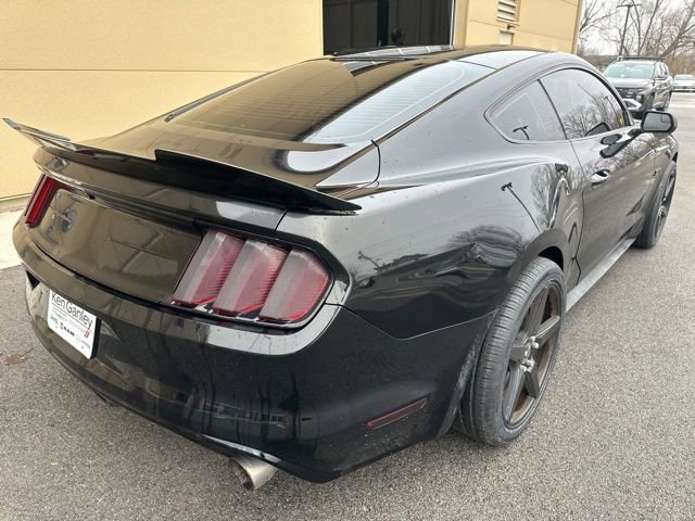 Used 2017 Ford Mustang EcoBoost image 4