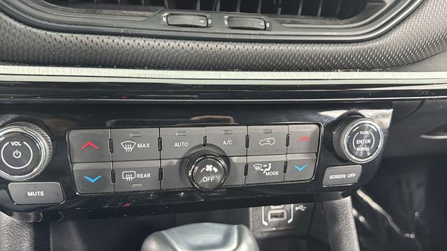 Used 2024 Jeep Compass Trailhawk AWD/4WD image 26