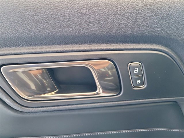 Used 2020 Ford Mustang Shelby GT500 w/ Carbon Fiber Track Pack image 10