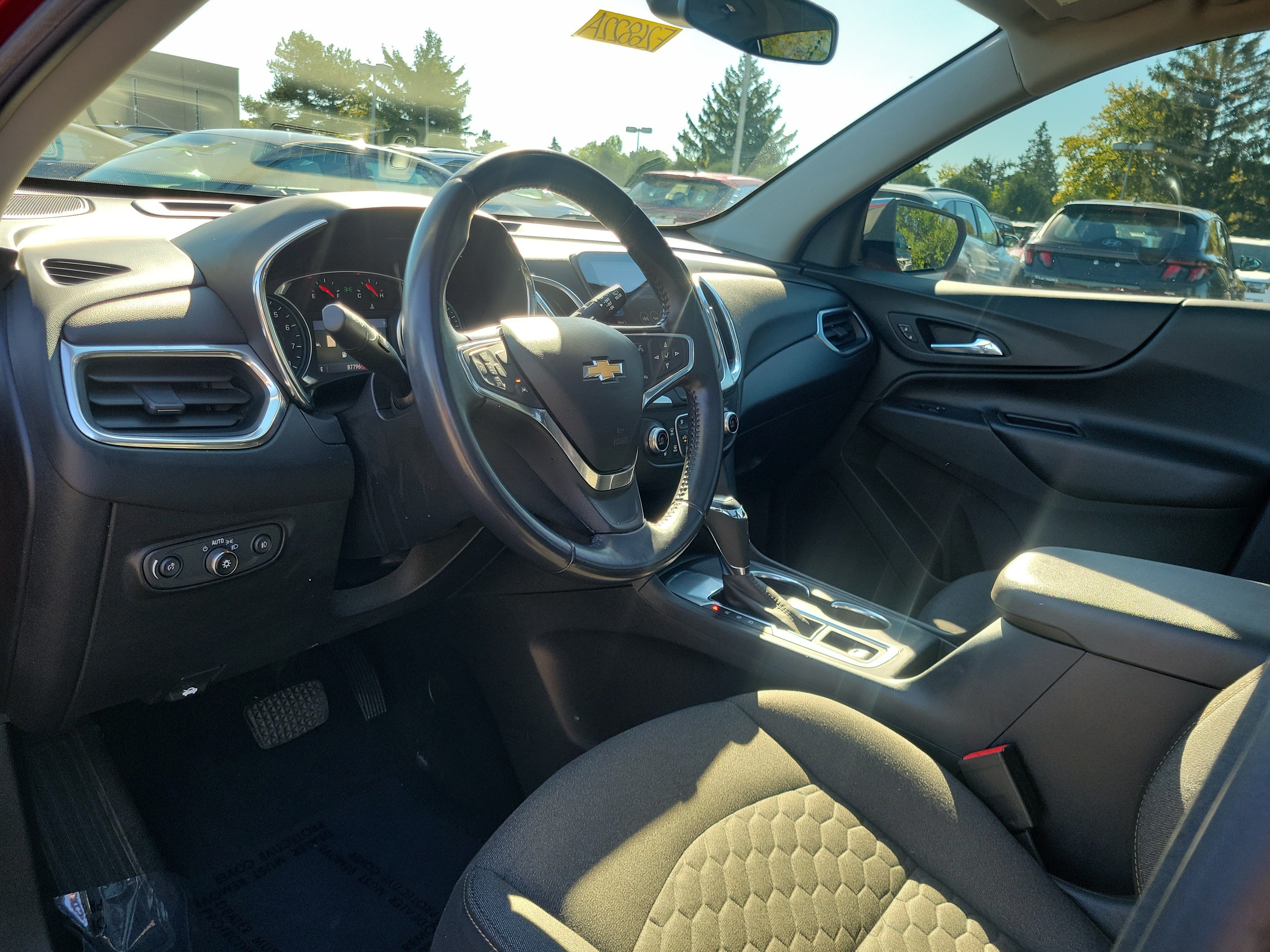 Used 2020 Chevrolet Equinox LT FWD image 19