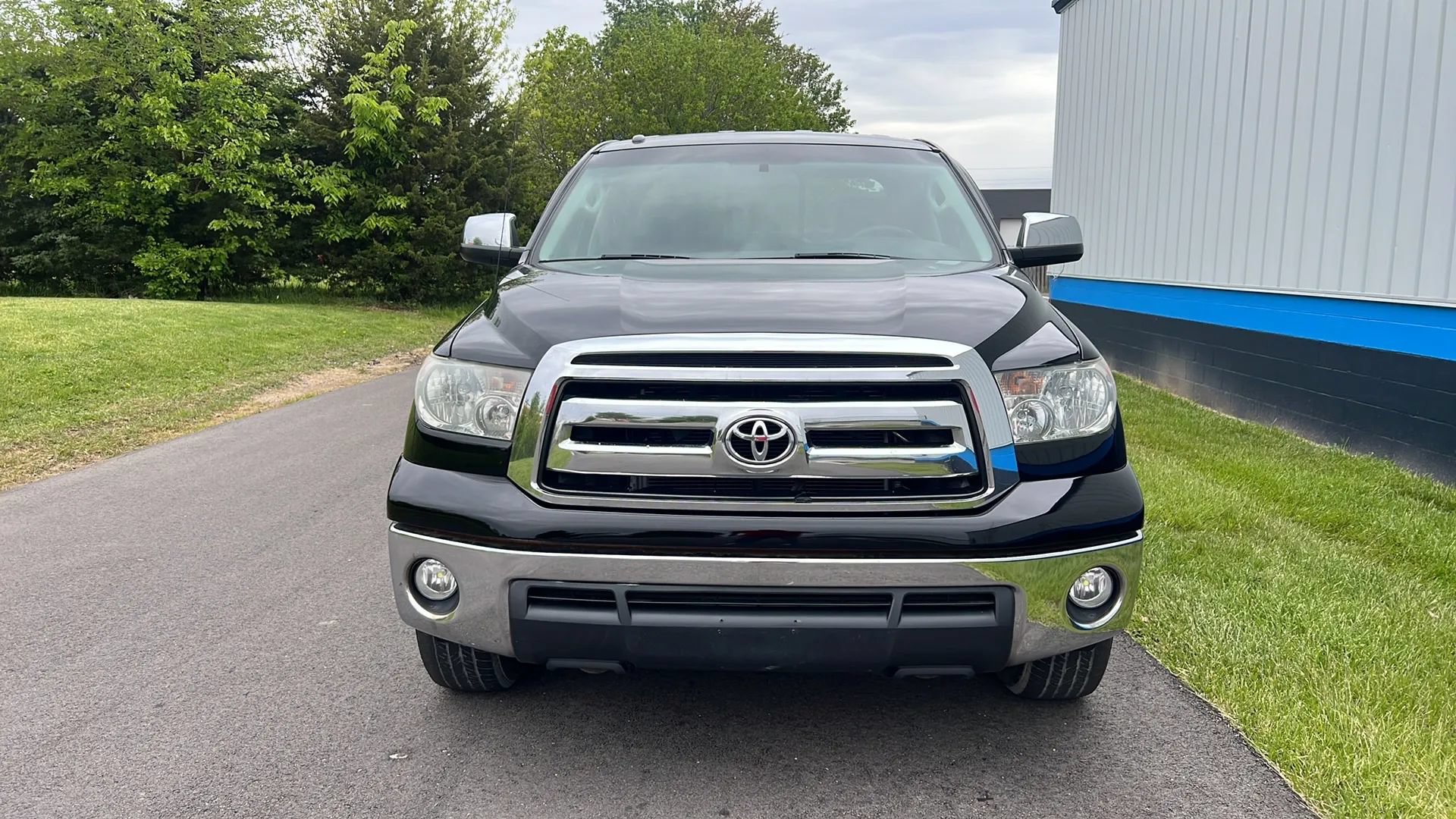 Used 2012 Toyota Tundra 4x4 Double Cab w/ Tow Pkg image 2
