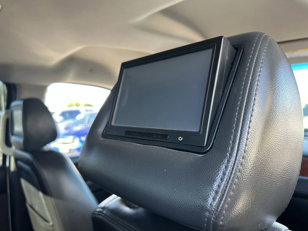 Used 2011 GMC Sierra 3500 SLT w/ SLT Convenience Package image 15