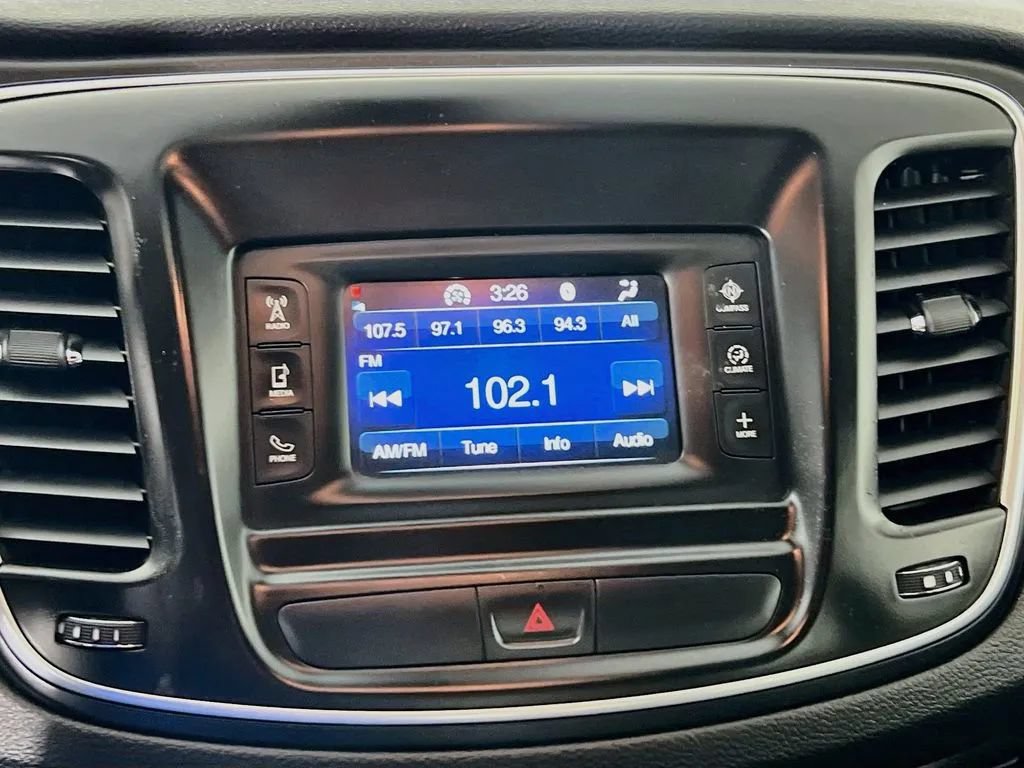 Used 2016 Chrysler 200 Limited FWD image 16