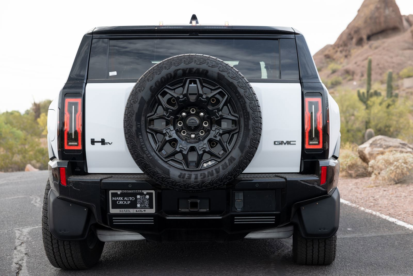Used 2025 GMC Hummer EV 2X image 8