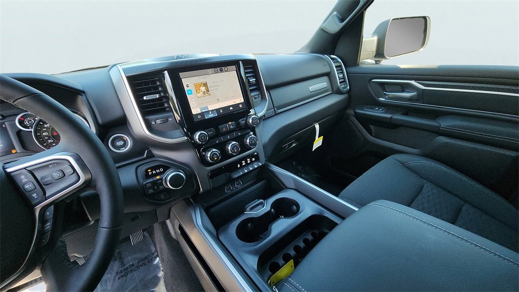 New 2026 RAM 1500 4x4 Crew Cab image 16