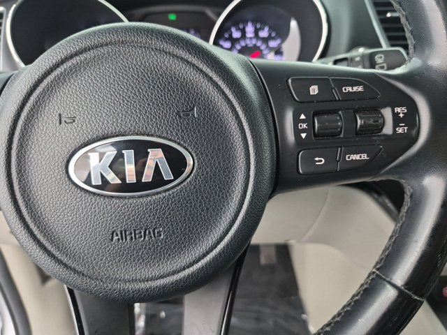 Used 2017 Kia Sedona LX w/ LX Essentials Premium Package FWD image 29