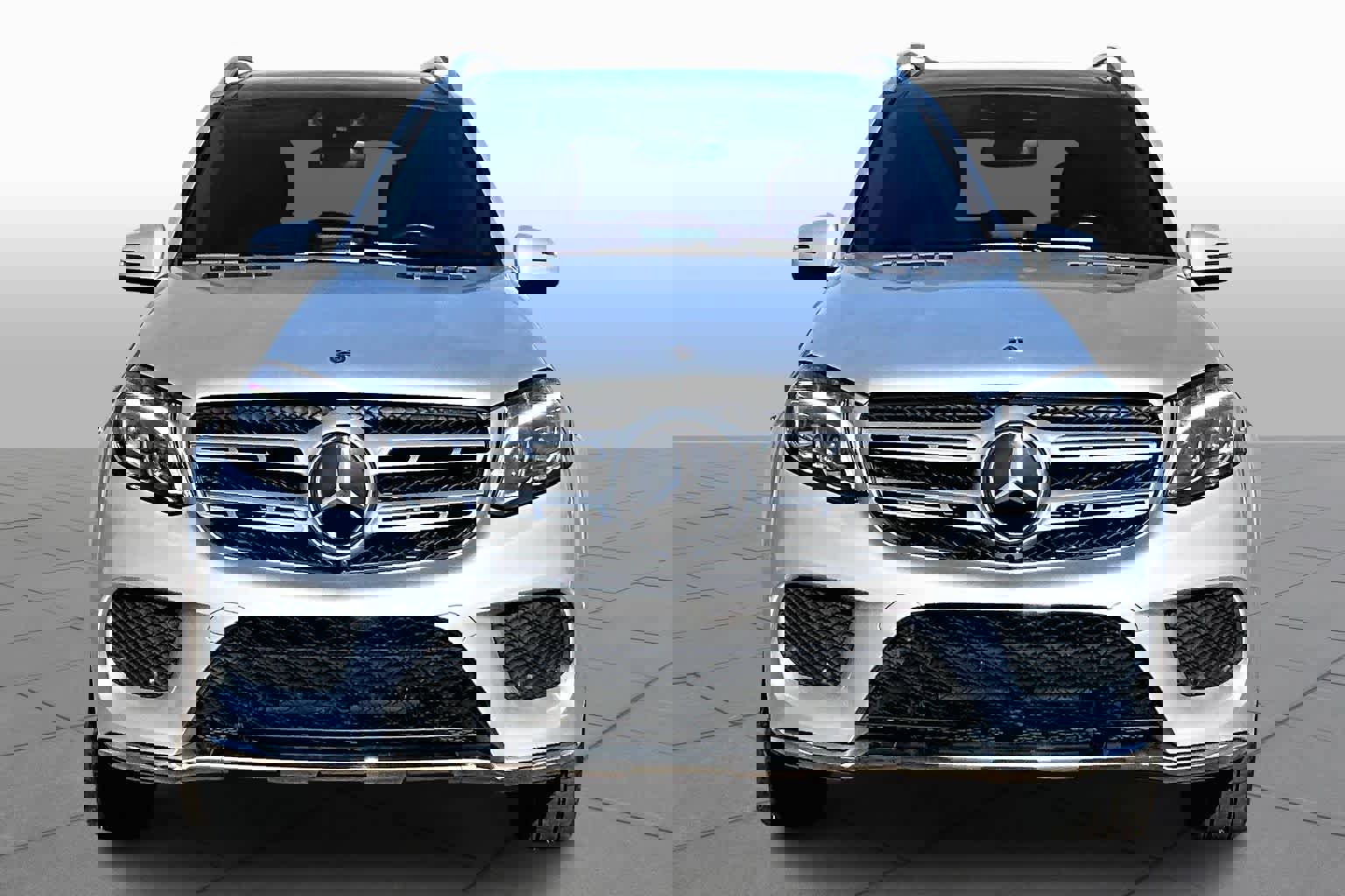 Used 2019 Mercedes-Benz GLS 550 4MATIC image 4