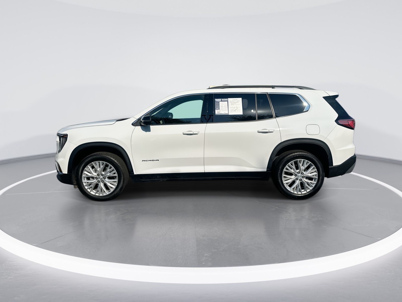 Used 2026 GMC Acadia Elevation w/ Elevation Premium Package FWD image 6