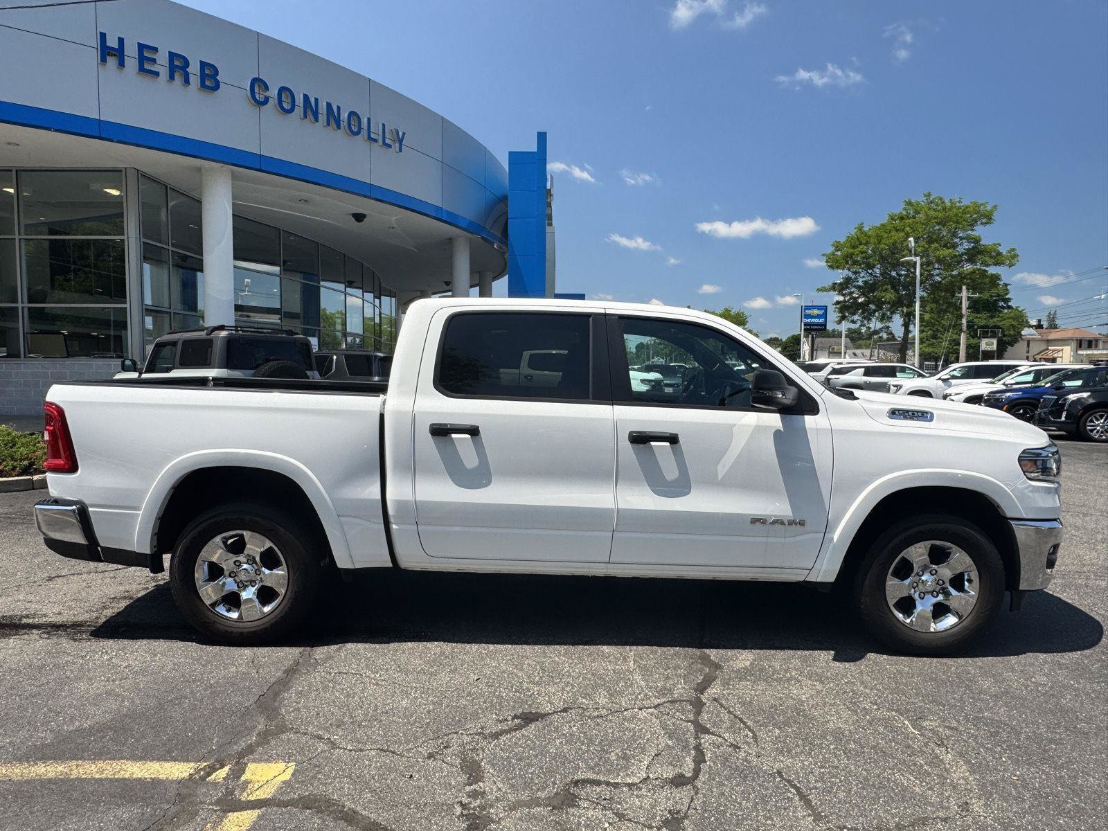 Used 2025 RAM 1500 Big Horn AWD/4WD image 8