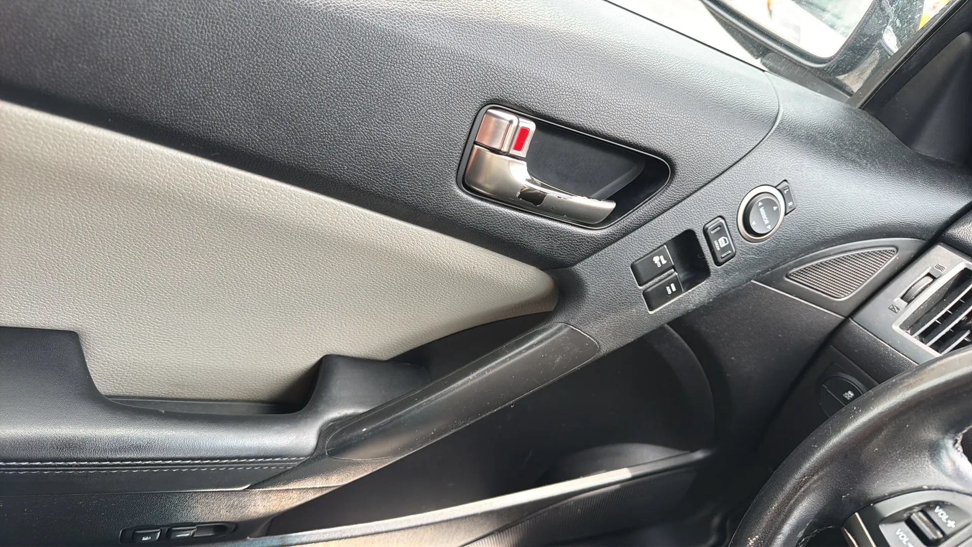 Used 2013 Hyundai Genesis 2.0T RWD image 22