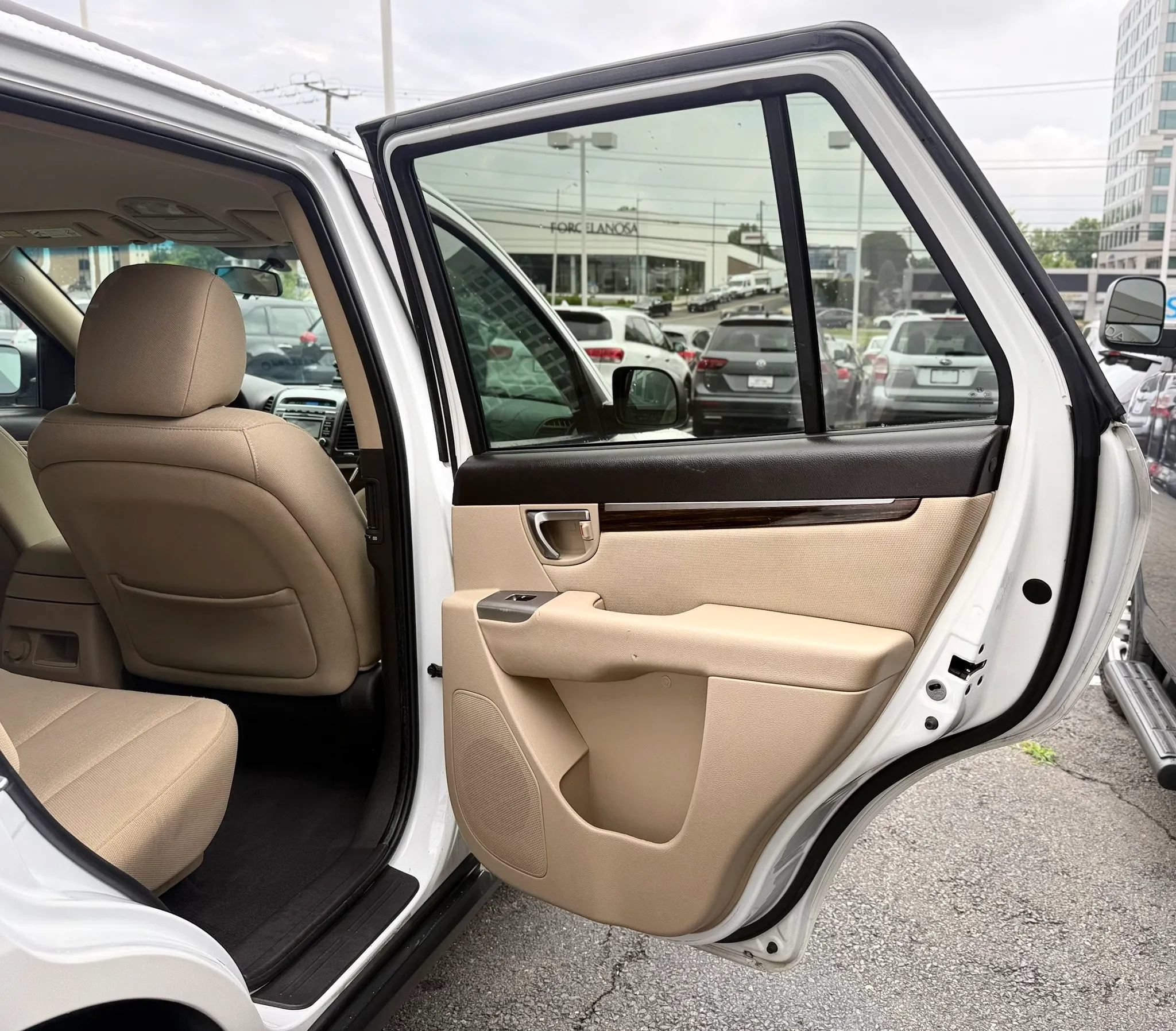 Used 2011 Hyundai Santa Fe GLS FWD image 27
