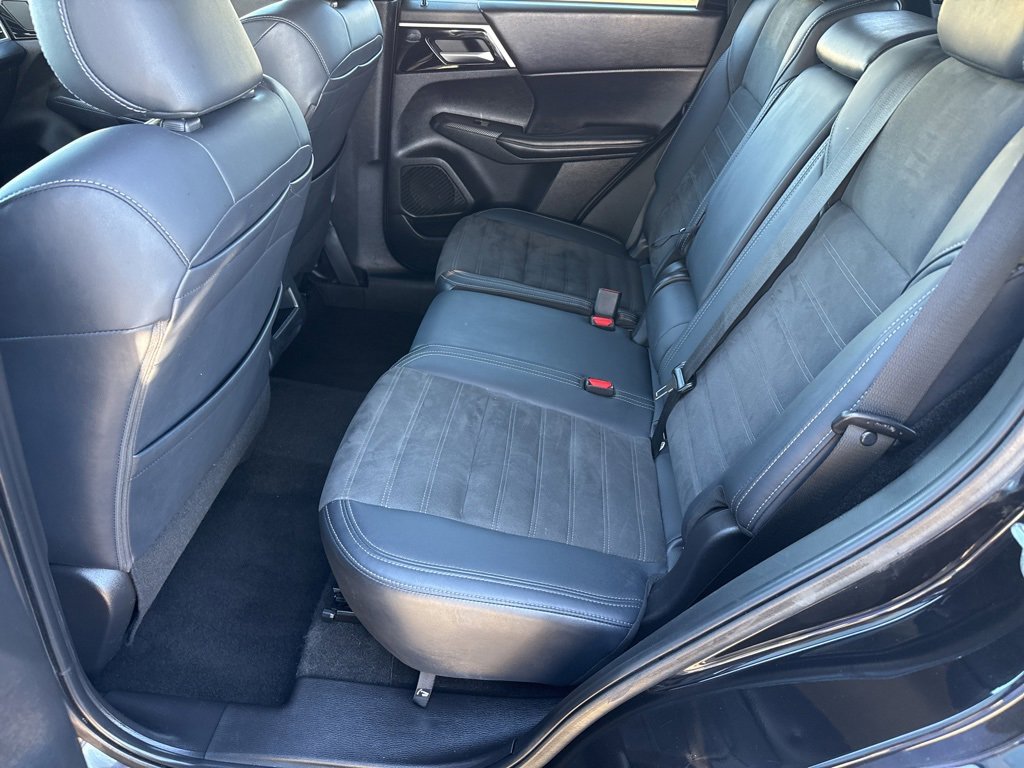 Used 2024 Mitsubishi Outlander SE image 25