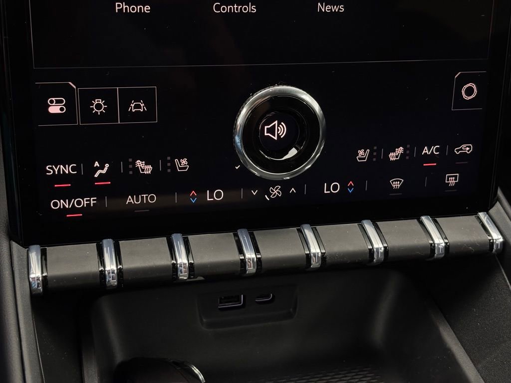 New 2026 GMC Terrain Denali w/ LPO, Floor Liner Package image 27