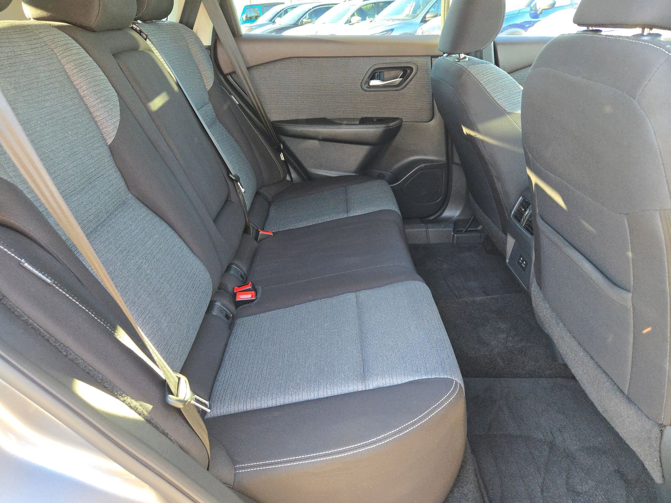 Used 2023 Nissan Rogue SV image 26