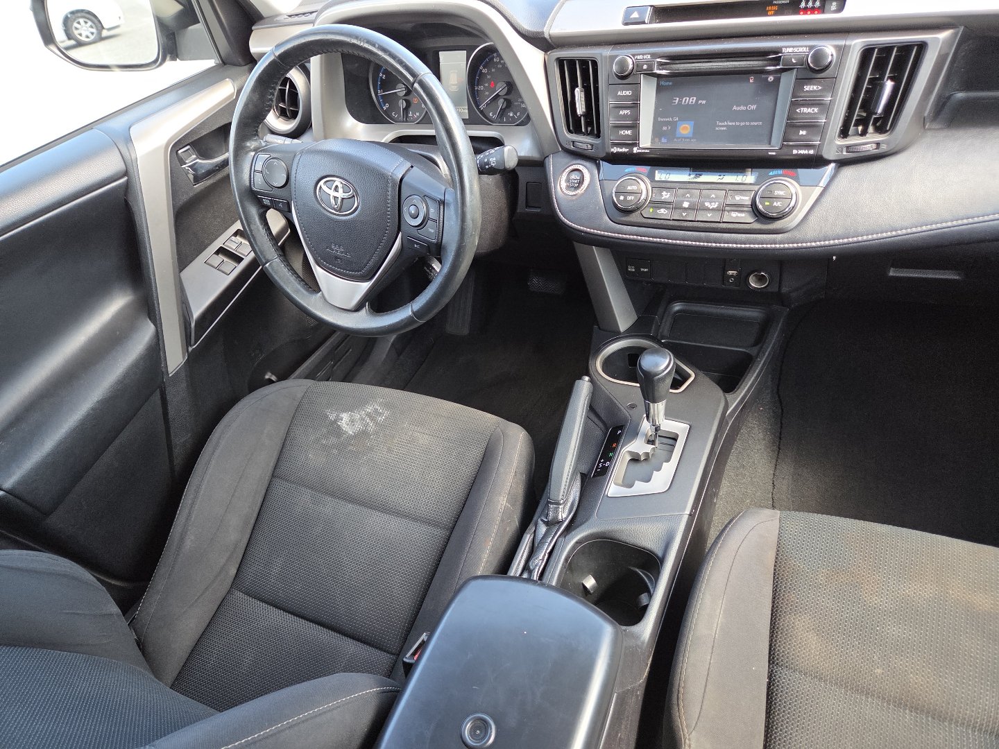 Used 2018 Toyota RAV4 XLE w/ Plus Extra Value Package FWD image 21