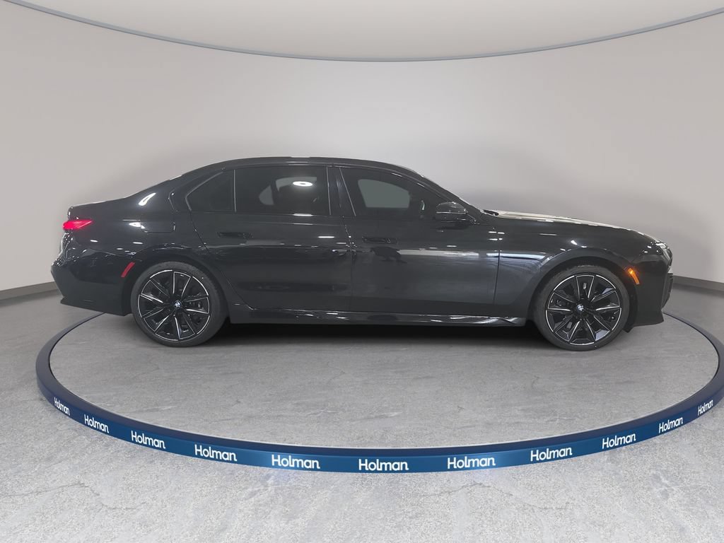 Used 2024 BMW 740i RWD image 4