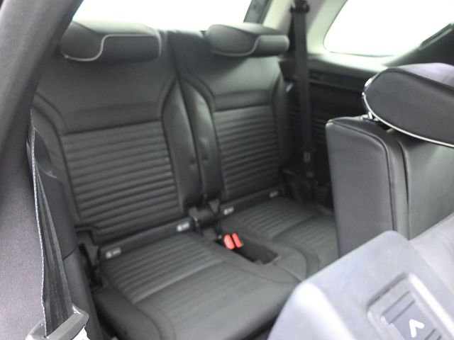 Used 2018 Land Rover Discovery HSE image 10