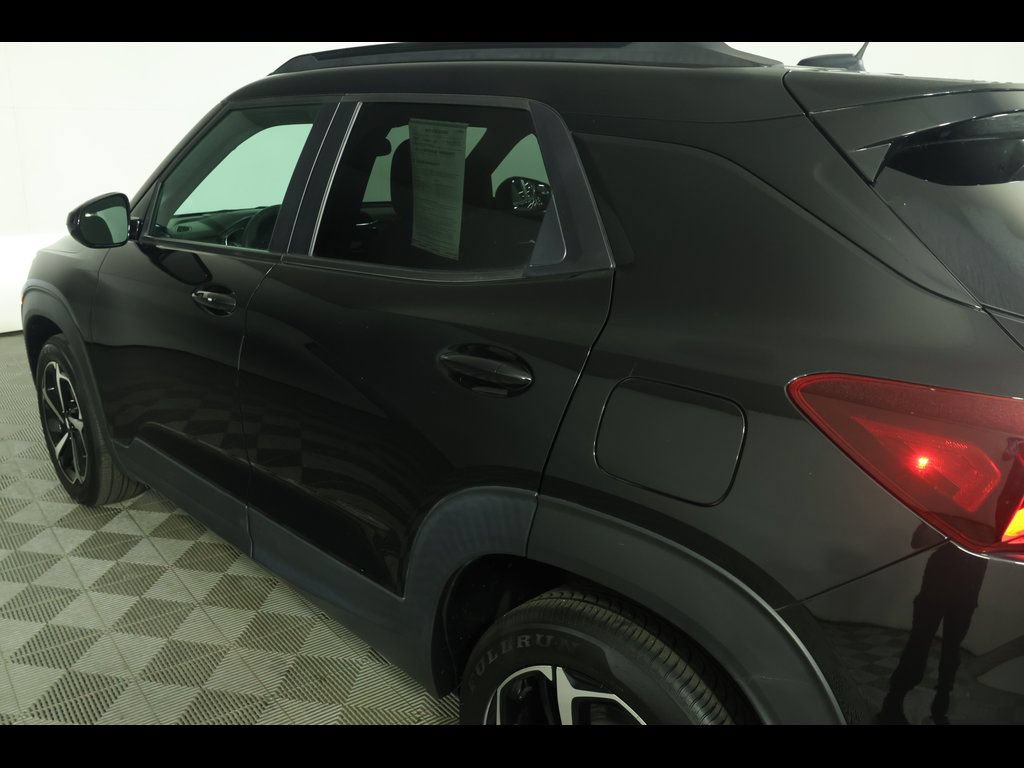Used 2023 Chevrolet TrailBlazer RS w/ Sun and Liftgate Package AWD/4WD image 19