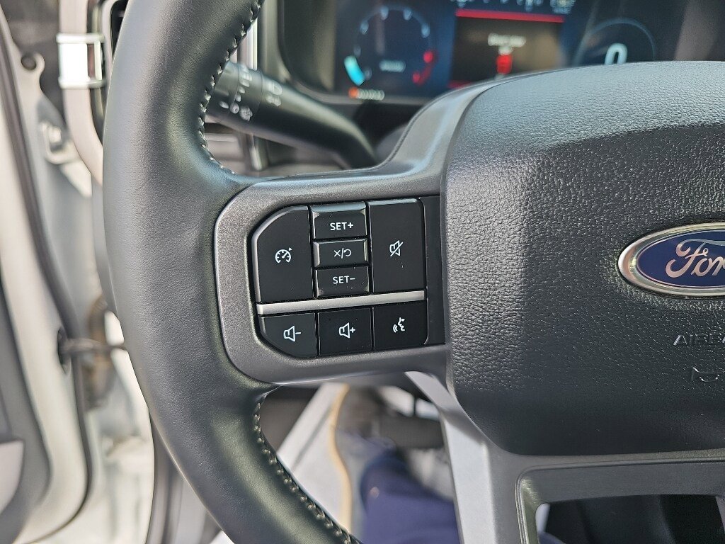 Used 2024 Ford F250 Lariat w/ Black Appearance Package image 13