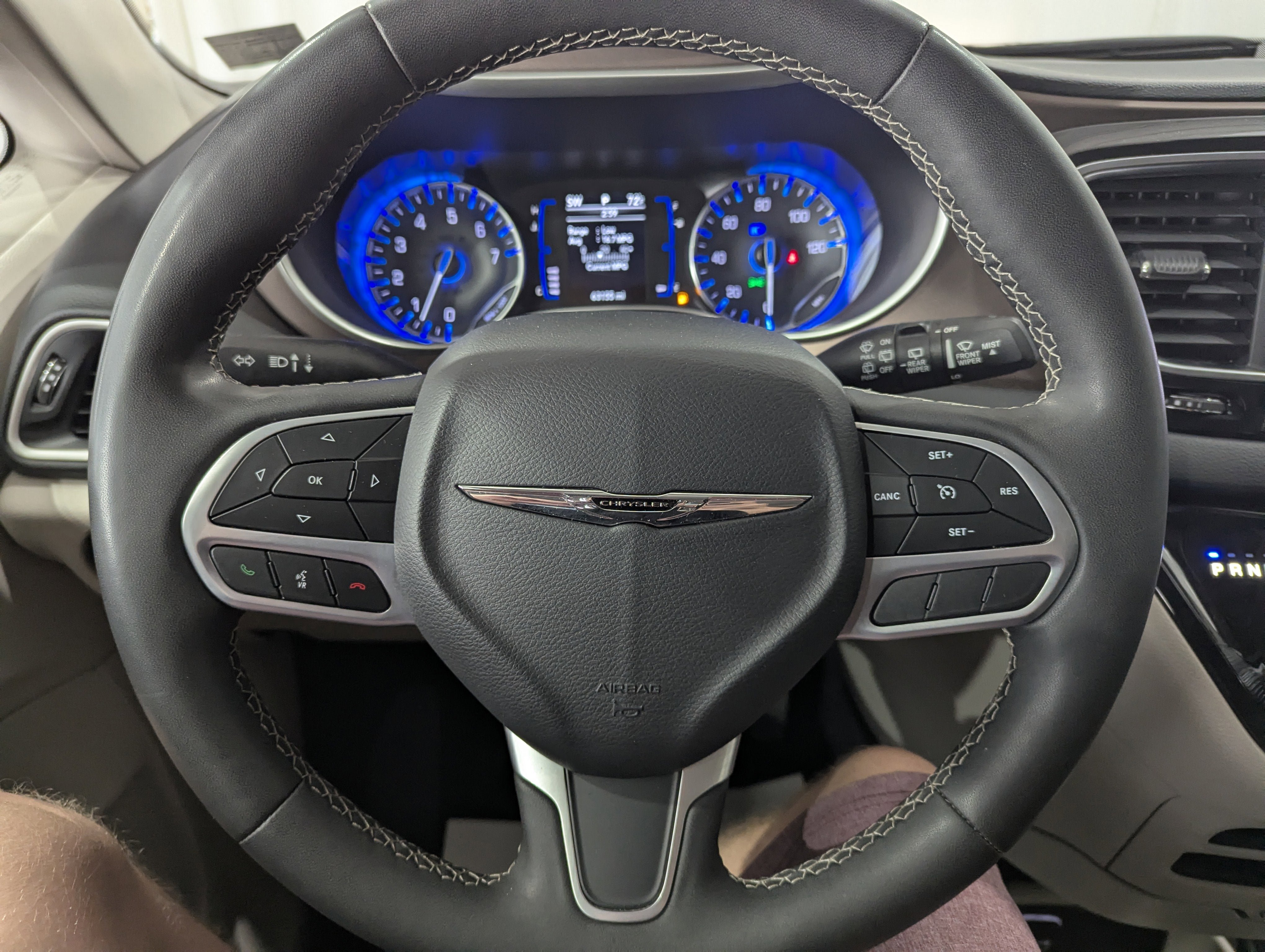 Used 2023 Chrysler Voyager LX FWD image 19