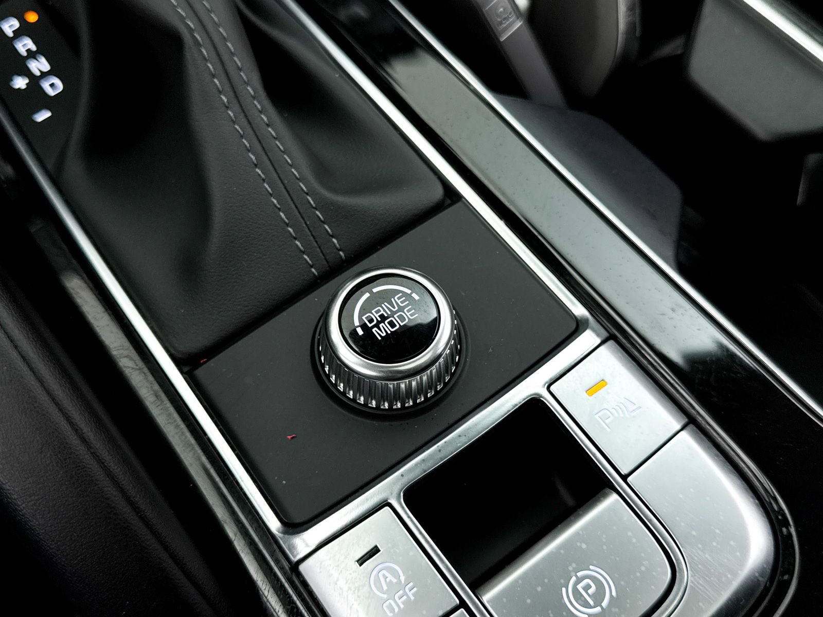 Used 2025 Kia Telluride S image 9