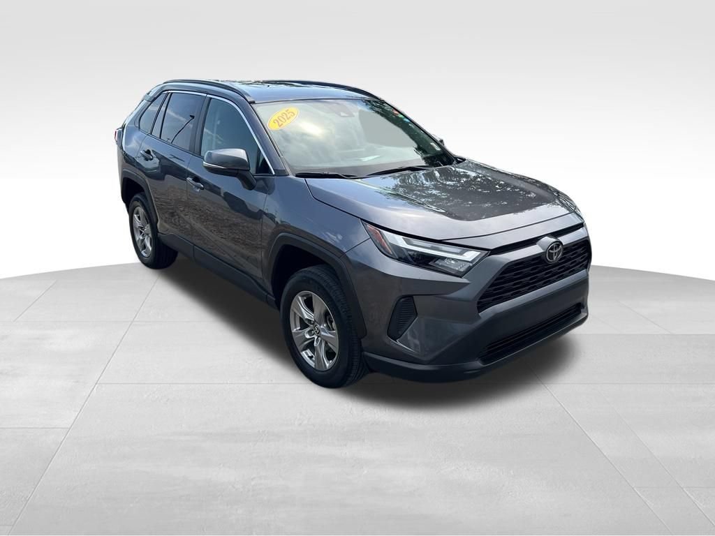 Used 2025 Toyota RAV4 XLE FWD image 9
