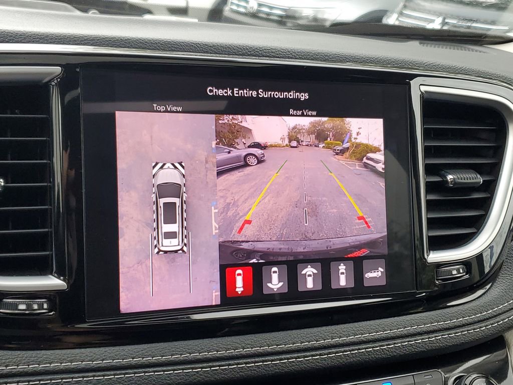 Used 2022 Chrysler Pacifica Limited image 27