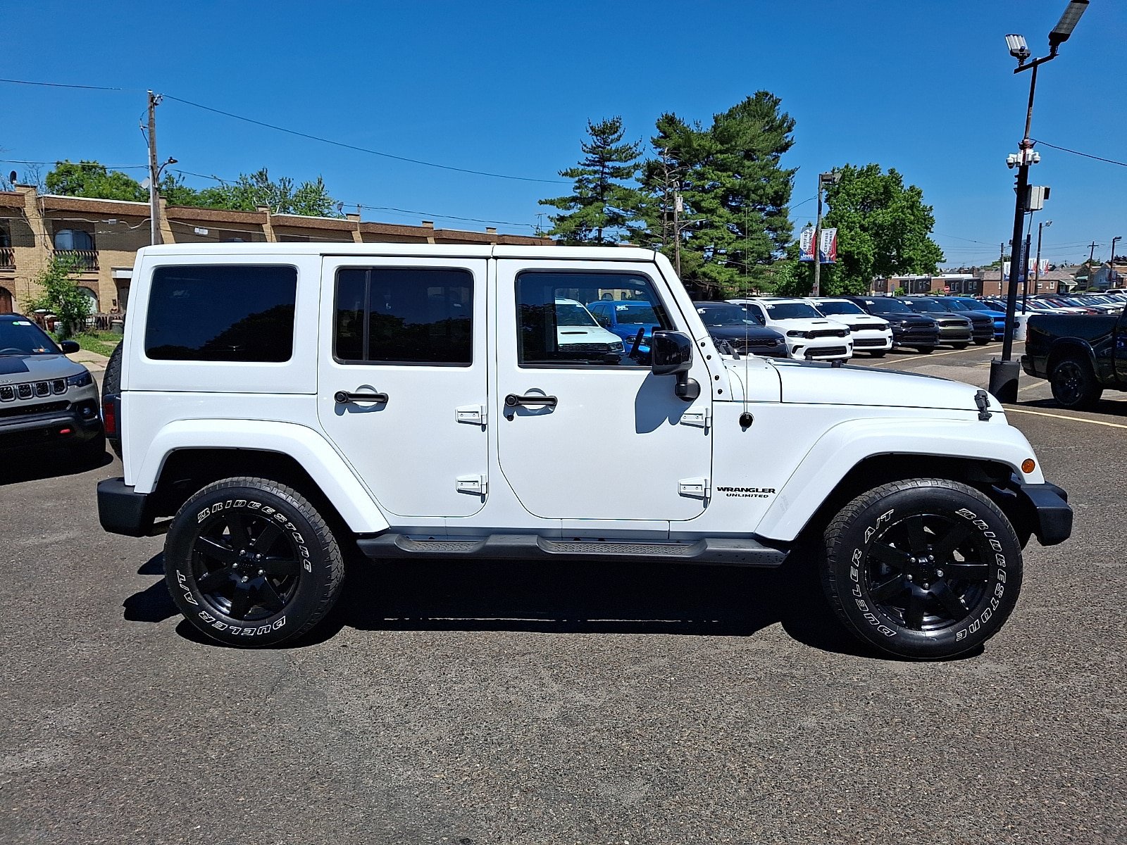 Used 2014 Jeep Wrangler Unlimited Sahara AWD/4WD image 7