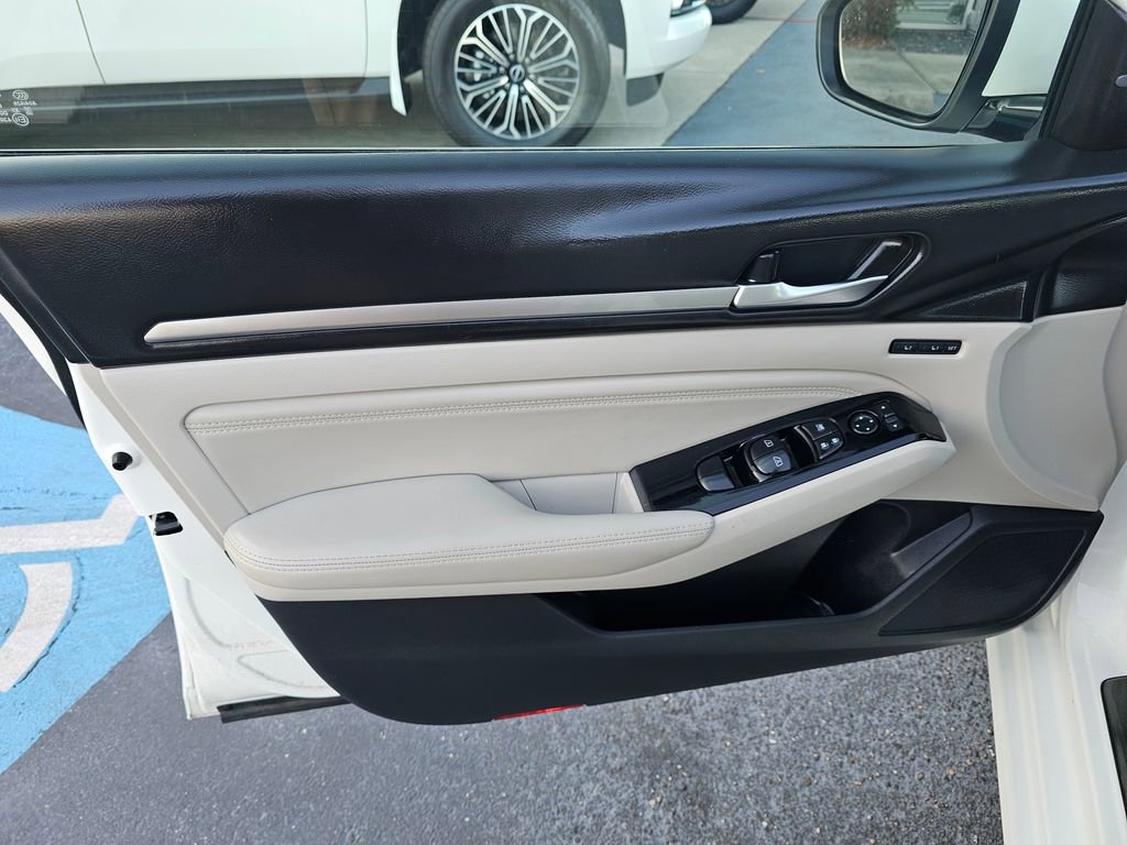 Used 2021 Nissan Altima 2.5 Platinum image 11