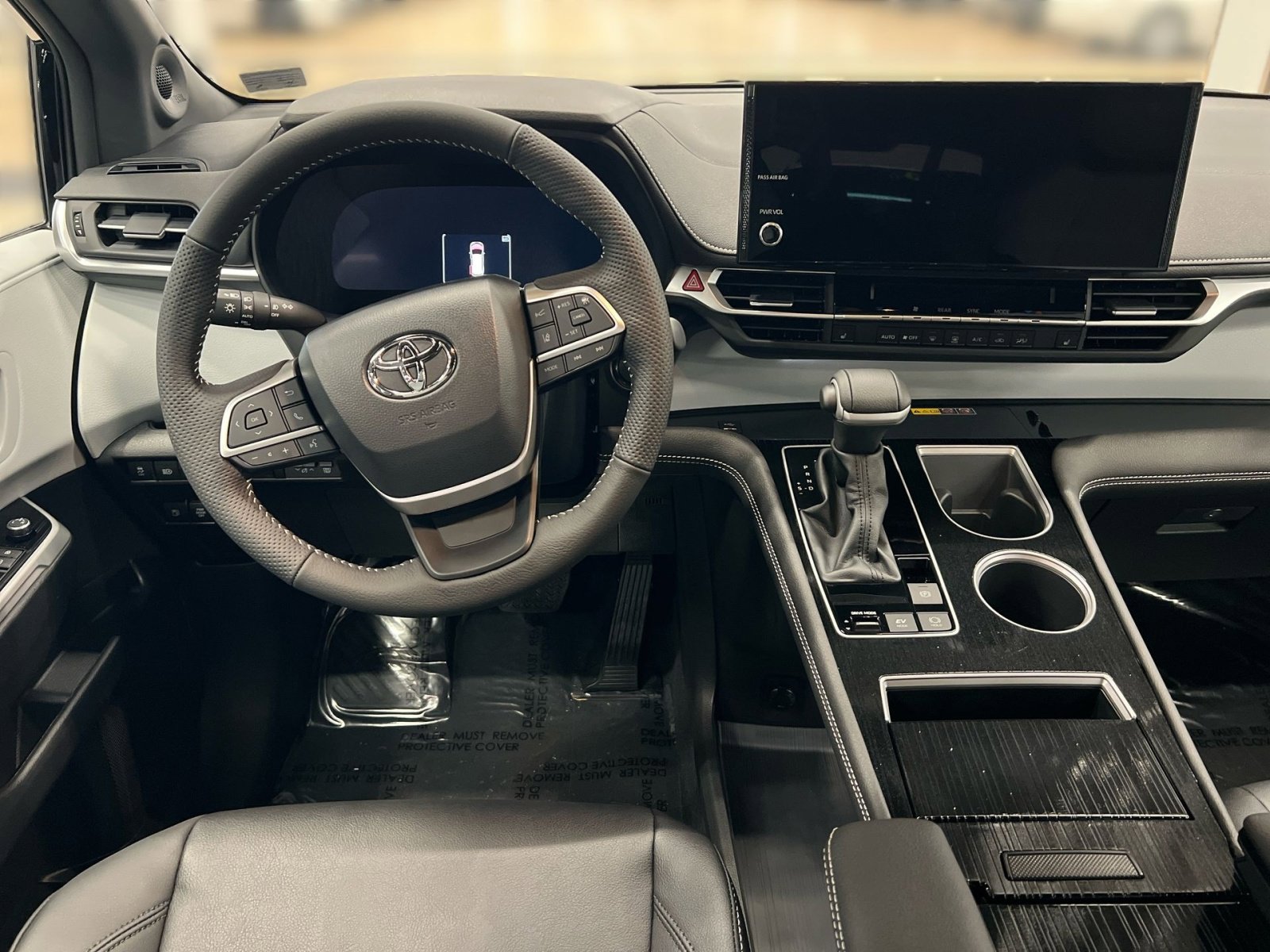 Used 2026 Toyota Sienna XSE image 18