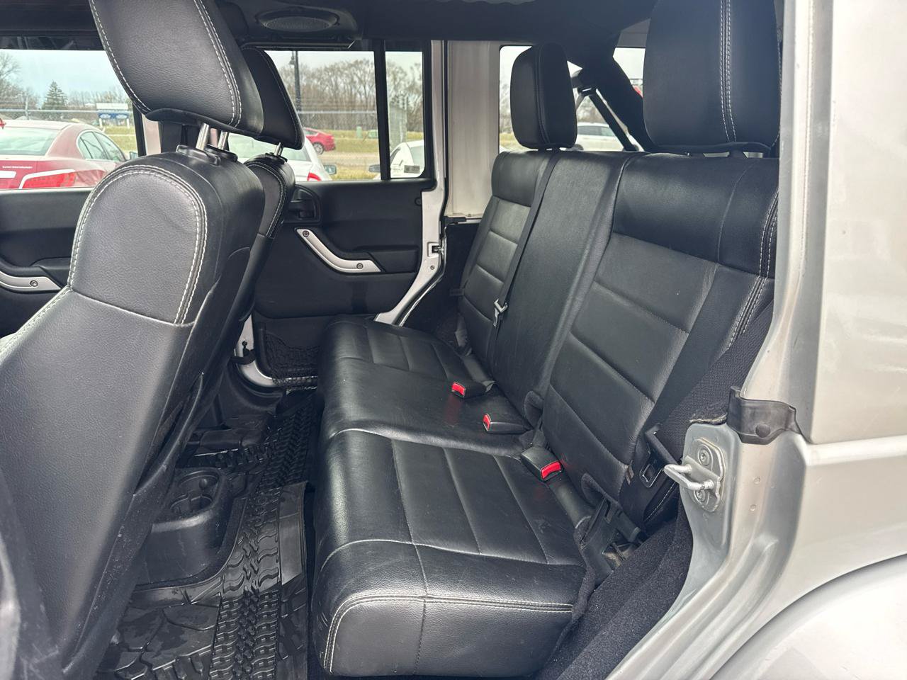 Used 2012 Jeep Wrangler Unlimited Sahara w/ Connectivity Group AWD/4WD image 11