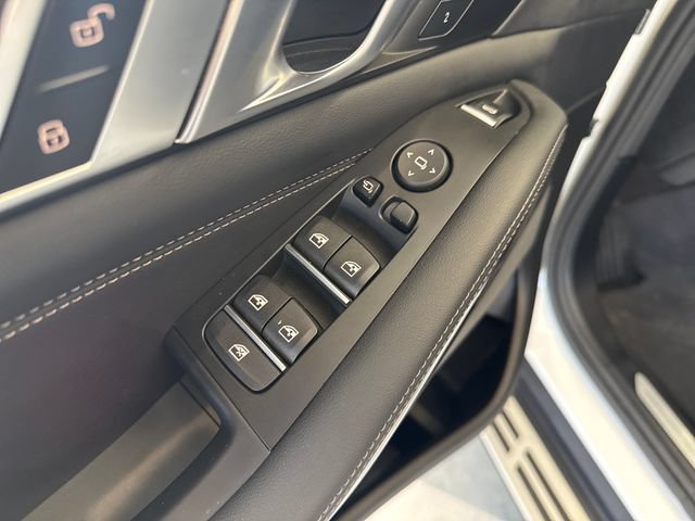 Used 2026 BMW X5 xDrive40i AWD/4WD image 14
