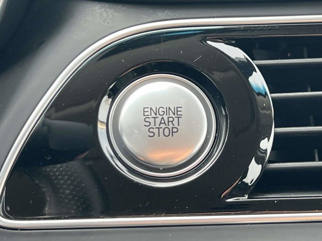 Used 2023 Genesis G70 2.0T image 25