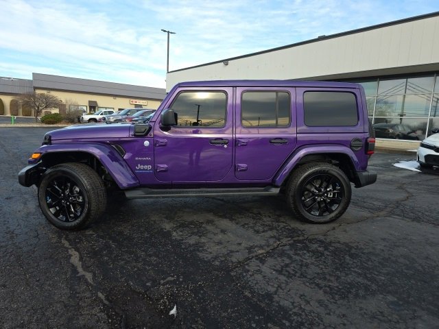 Used 2023 Jeep Wrangler Unlimited Sahara w/ Cold Weather Group image 3