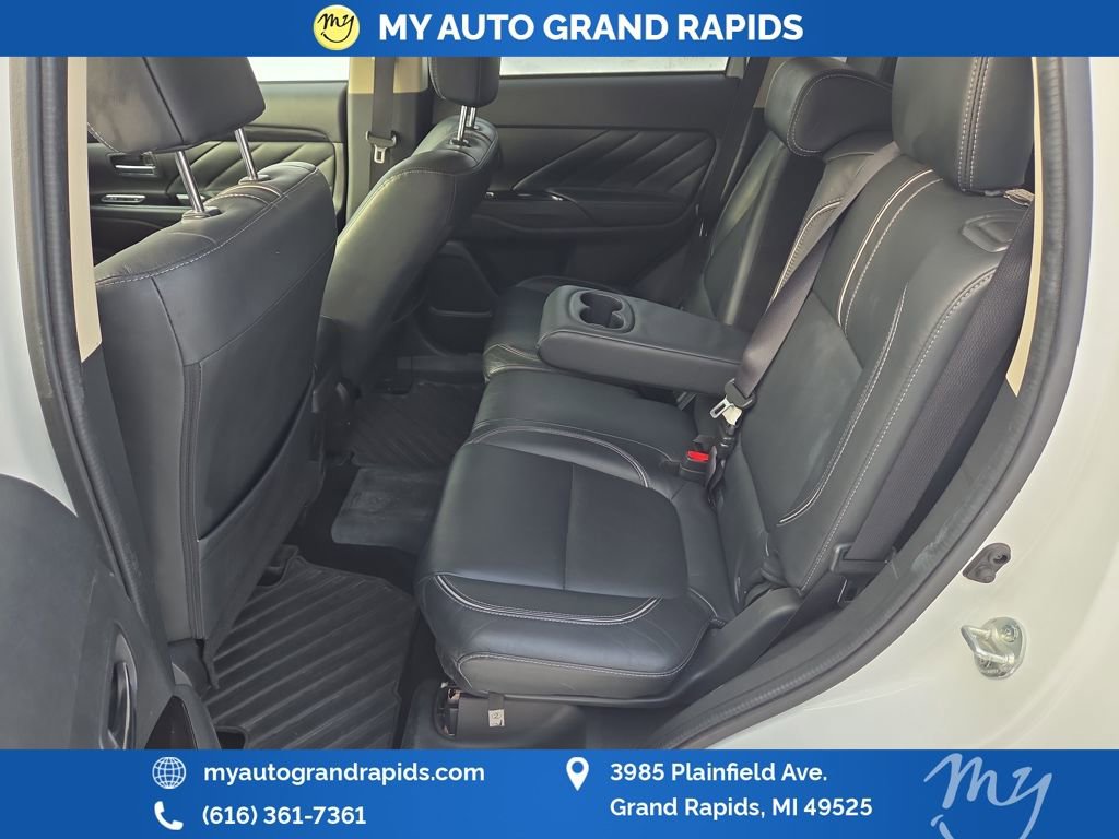 Used 2018 Mitsubishi Outlander SEL image 27