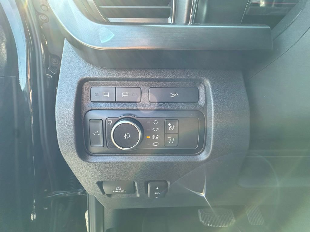 Used 2024 Ford F350 Lariat w/ Lariat Ultimate Package image 4