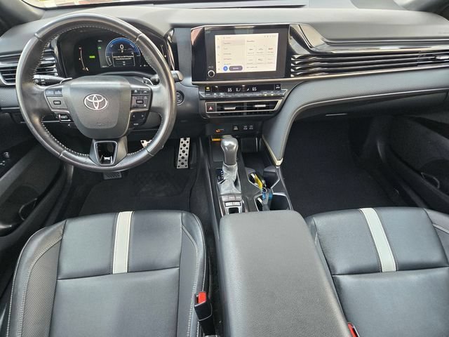 Used 2025 Toyota Camry SE FWD image 11
