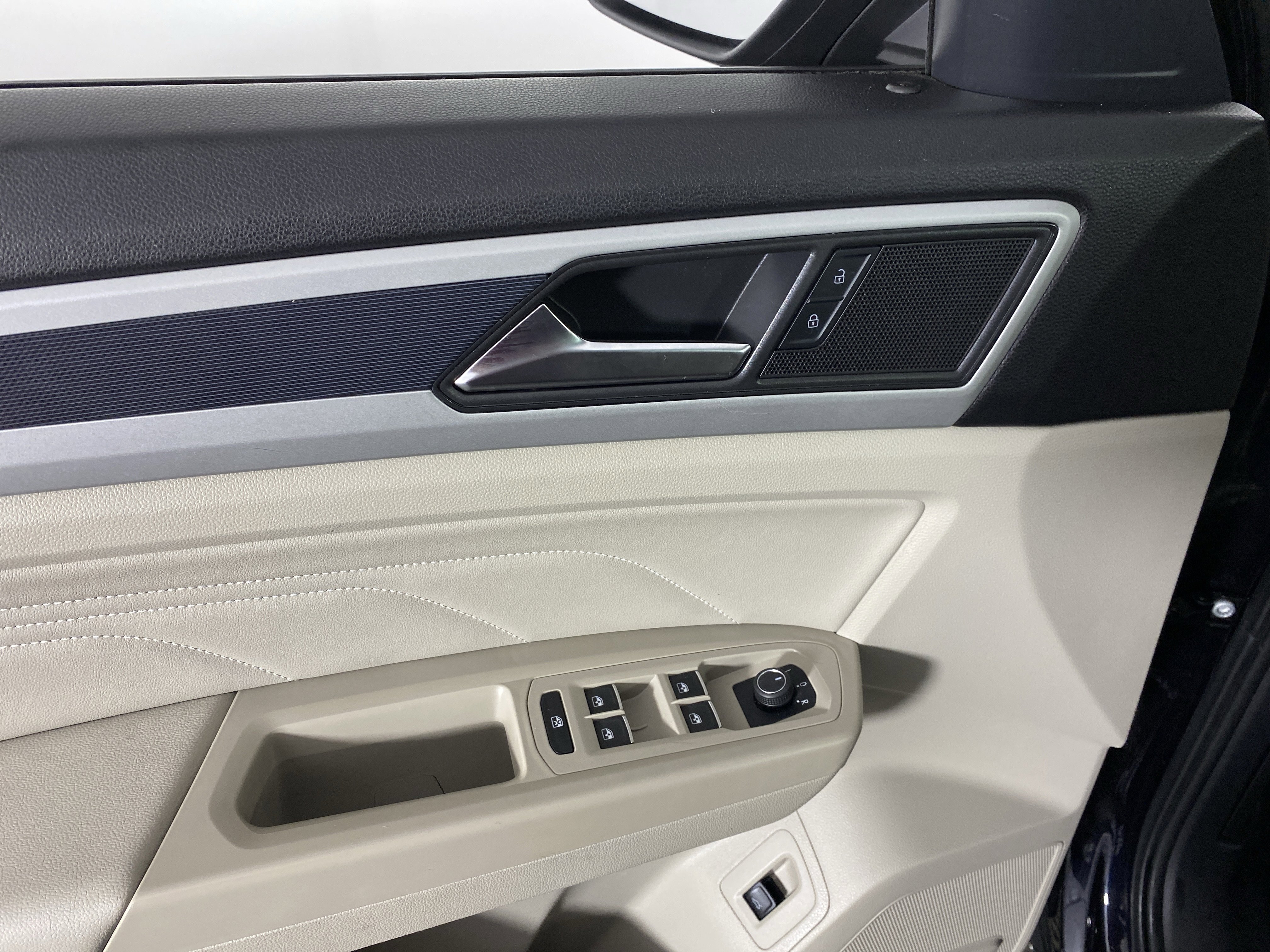 Used 2021 Volkswagen Atlas SE w/ Panoramic Sunroof Package image 15