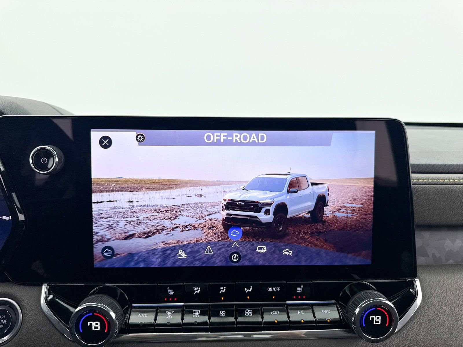 Used 2024 Chevrolet Colorado ZR2 image 31