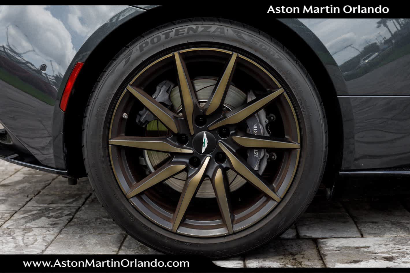 Used 2022 Aston Martin DB11 Coupe RWD image 20