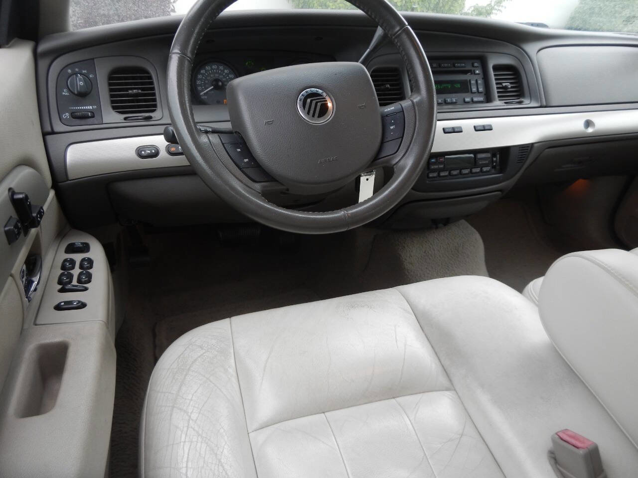 Used 2008 Mercury Grand Marquis LS RWD image 31