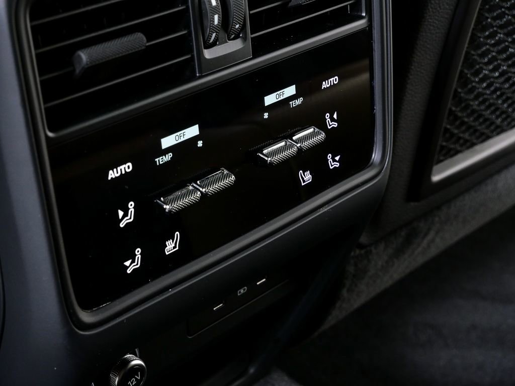 Certified 2024 Porsche Cayenne Coupe AWD/4WD image 22