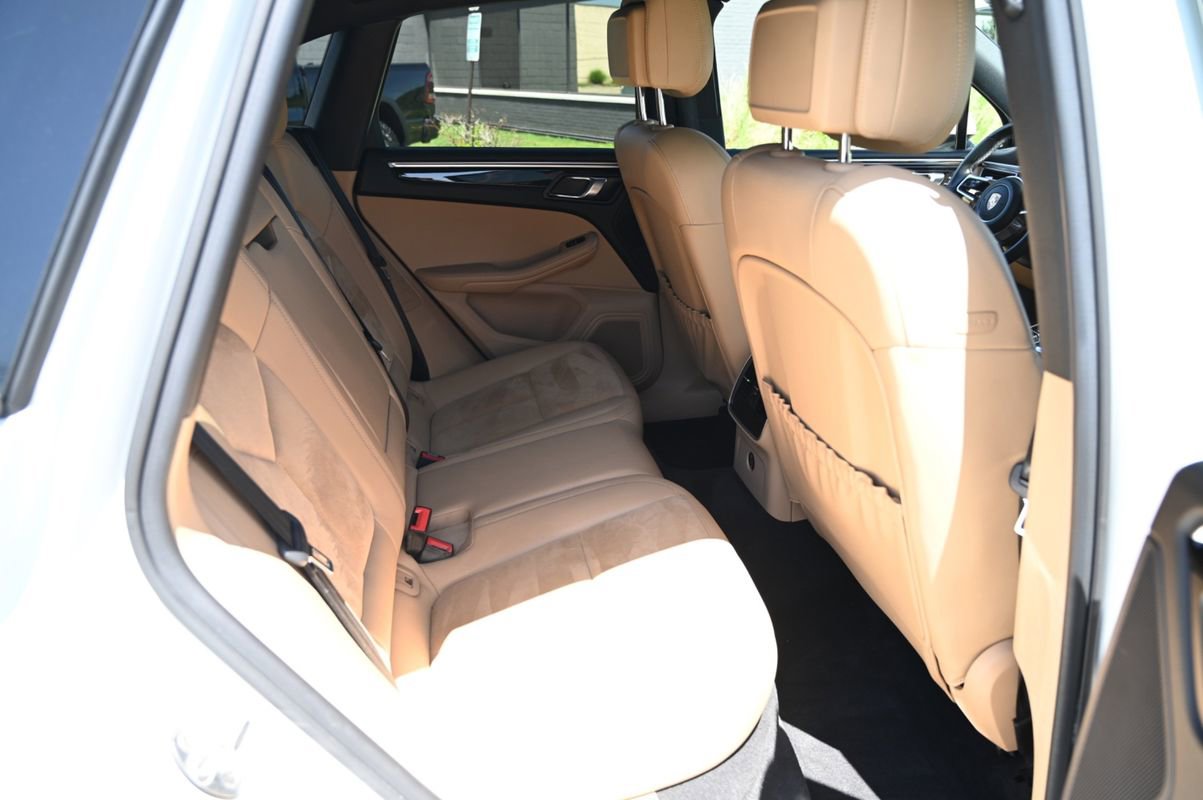 Used 2018 Porsche Macan S image 45