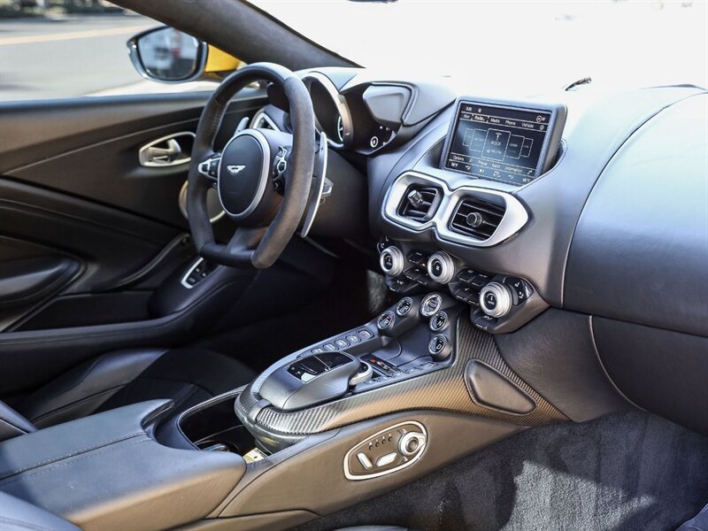 Used 2020 Aston Martin V8 Vantage Coupe RWD image 20