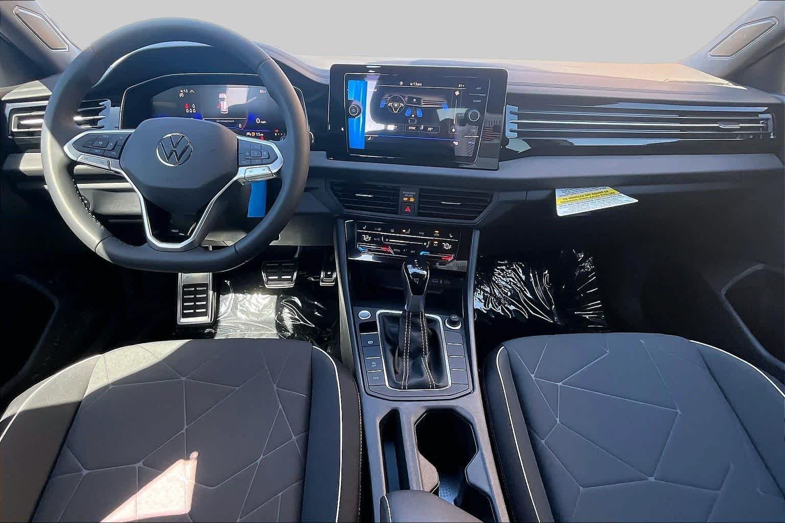 New 2027 Volkswagen Jetta SE FWD image 5