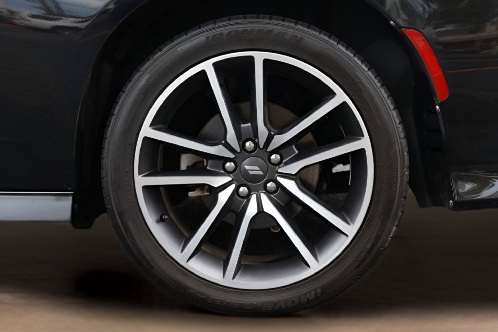 Used 2021 Dodge Charger R/T w/ Plus Group RWD image 10