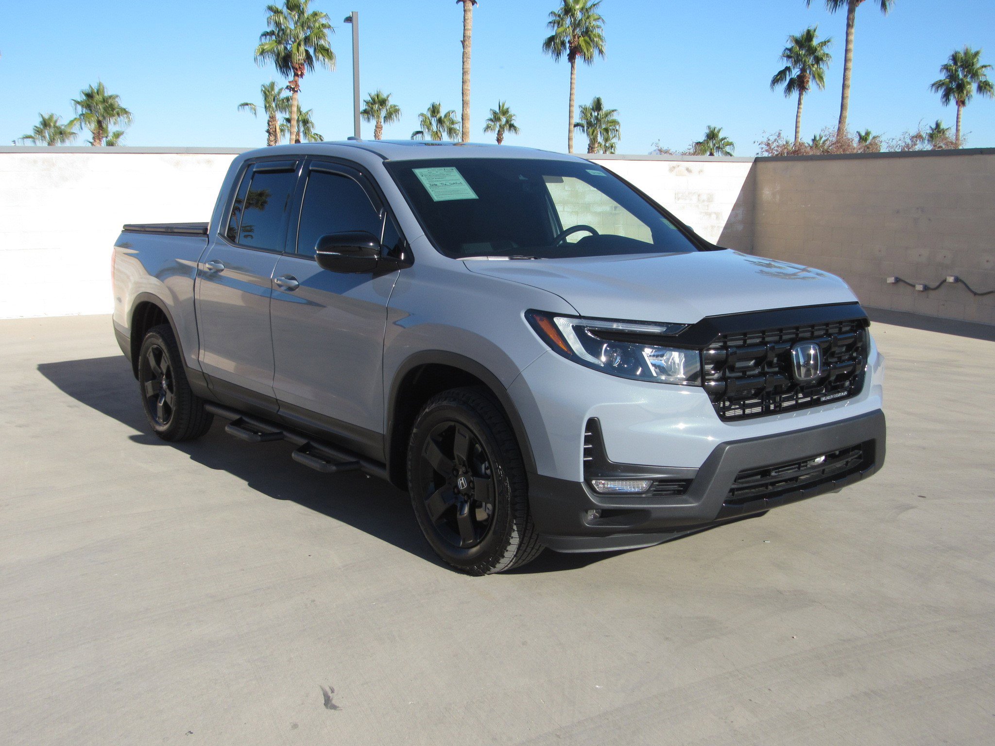 Used 2025 Honda Ridgeline Black Edition image 2